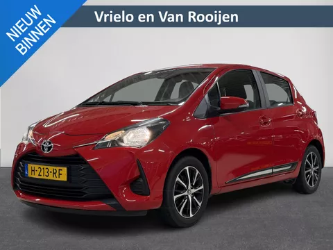 Toyota Yaris 1.0 VVT-i Connect | Winterset erbij! | Carplay | Camera | Lane Assist | Front Assist | Grootlicht Assistent | Airco ( Vestiging - Nieuwegein )