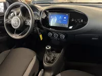 Toyota Aygo X 1.0 VVT-i MT Play NIEUW! | Airco | ACC | Camera | Stoelverwarming | DAB | ( Vesteging - Nieuwegein ) Foto